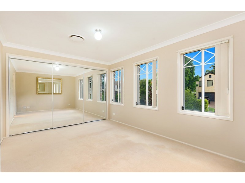 8 Redgum Crescent, Beaumont Hills NSW 2155