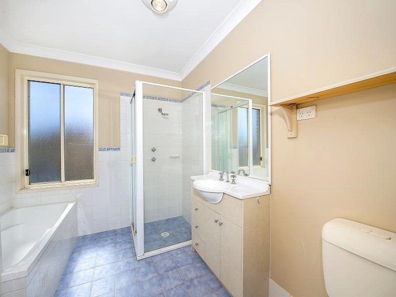 8 Redgum Crescent, Beaumont Hills NSW 2155