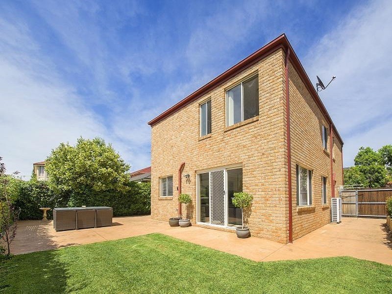 8 Redgum Crescent, Beaumont Hills NSW 2155