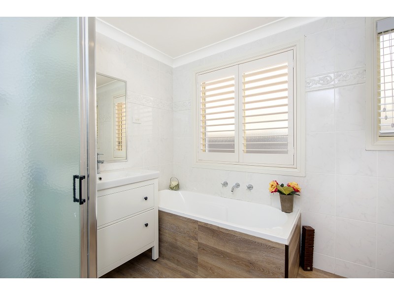 1 Redgum Crescent, Beaumont Hills NSW 2155