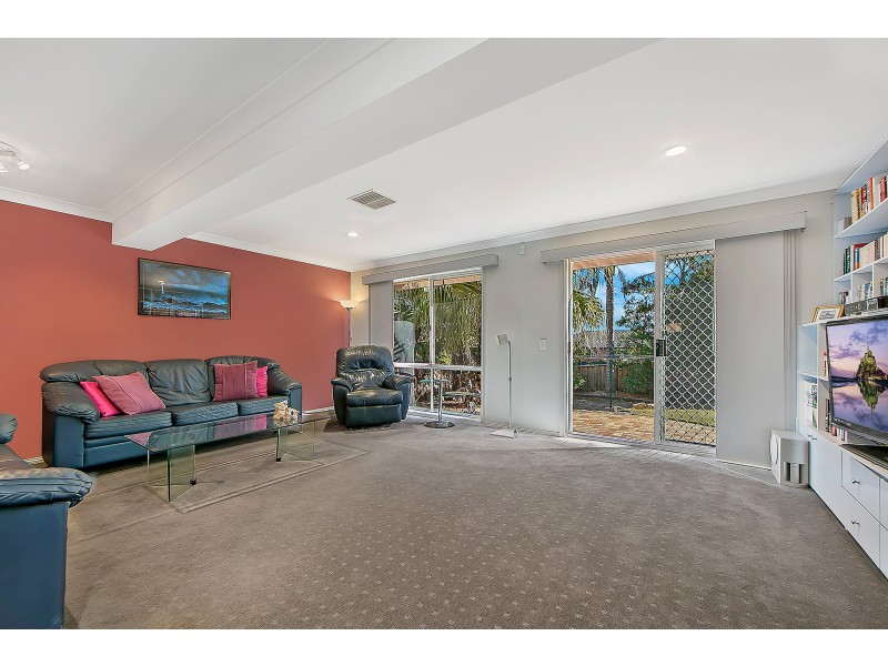32 Battlement Crescent, Castle Hill NSW 2154