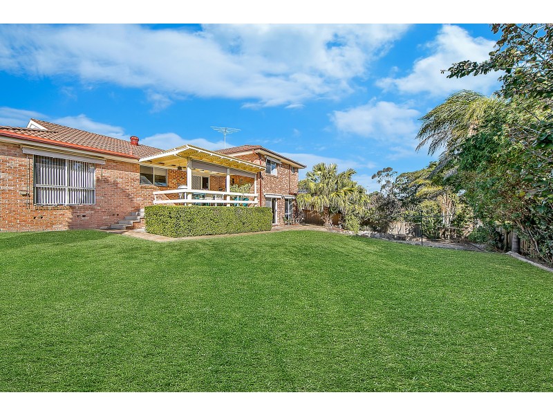 32 Battlement Crescent, Castle Hill NSW 2154