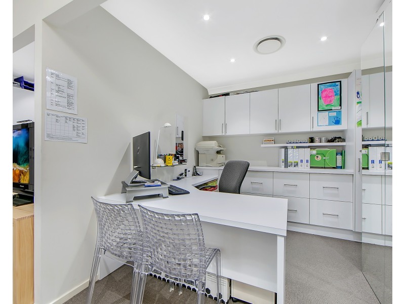 64 Riverbank Drive, The Ponds NSW 2769