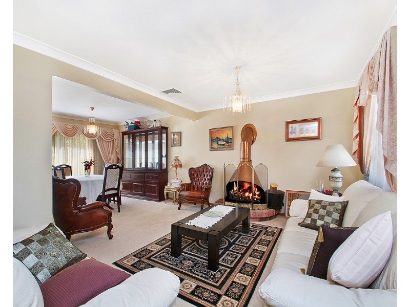 4 Cumberland Avenue, Castle Hill NSW 2154