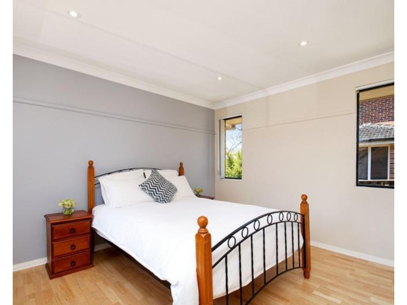 4/29-35 Pearce Street, Baulkham Hills NSW 2153