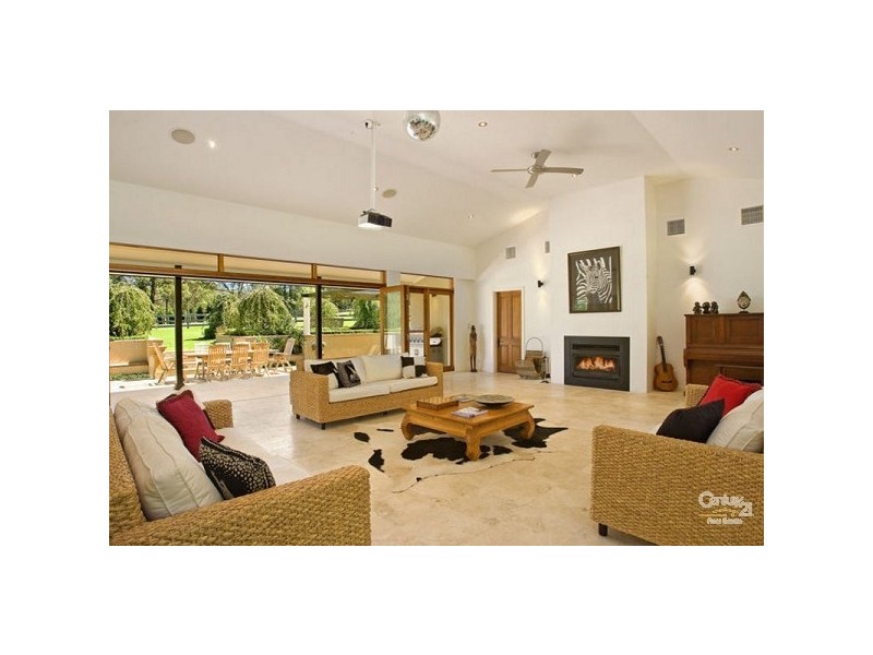 10 Hunt Avenue, Dural NSW 2158