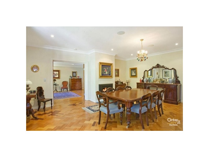 10 Hunt Avenue, Dural NSW 2158