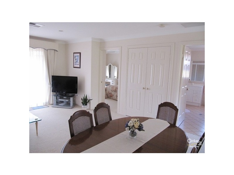 4 of 9 Stonelea Court, Dural NSW 2158