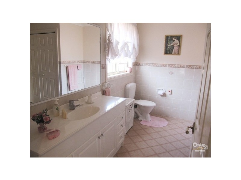 4 of 9 Stonelea Court, Dural NSW 2158