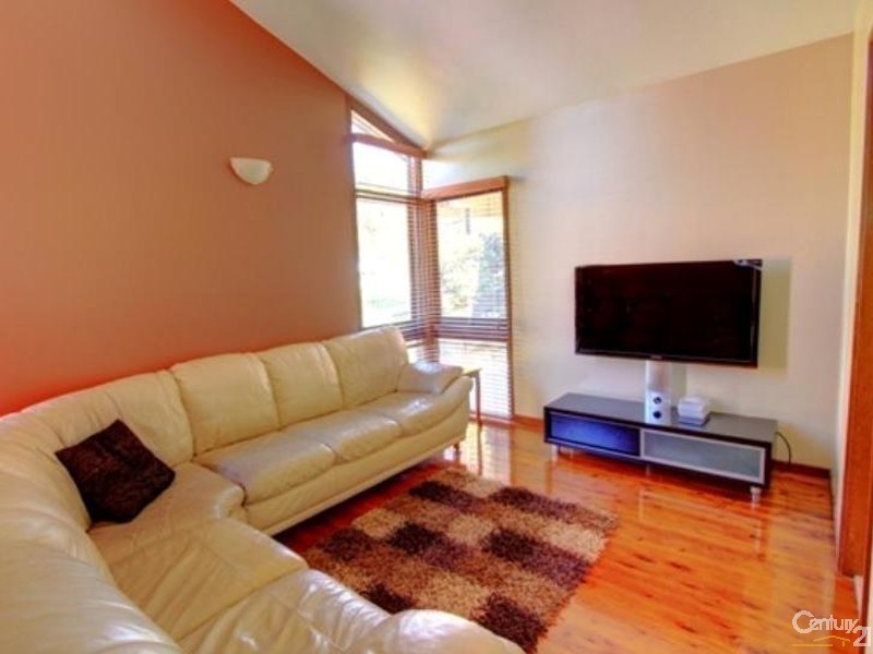 8 Greenhill Close, Castle Hill NSW 2154