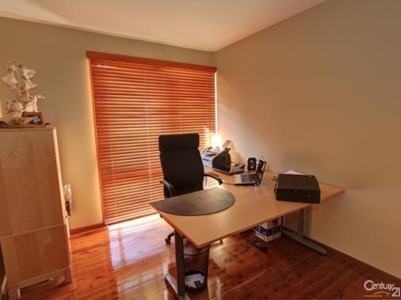 8 Greenhill Close, Castle Hill NSW 2154