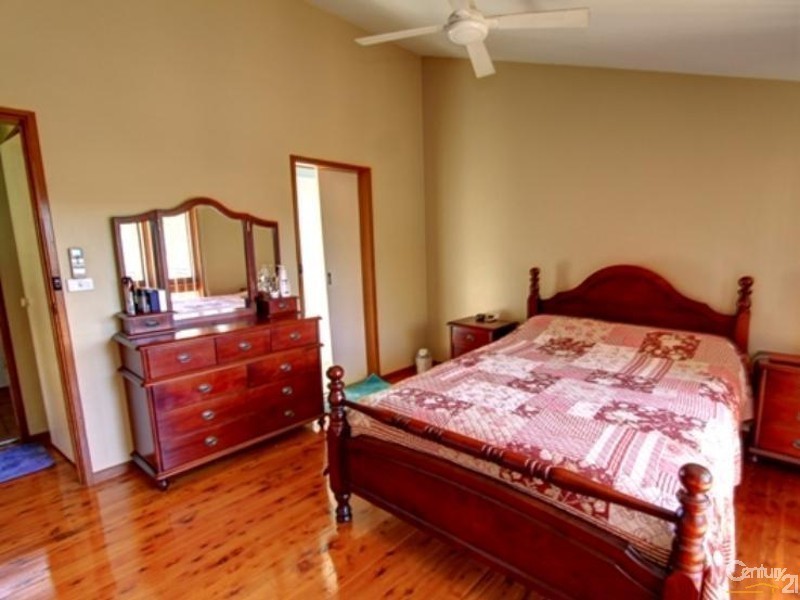 8 Greenhill Close, Castle Hill NSW 2154