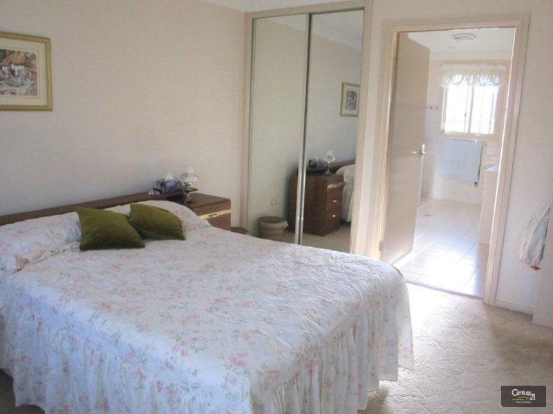 10/7 Stonelea Court, Dural NSW 2158