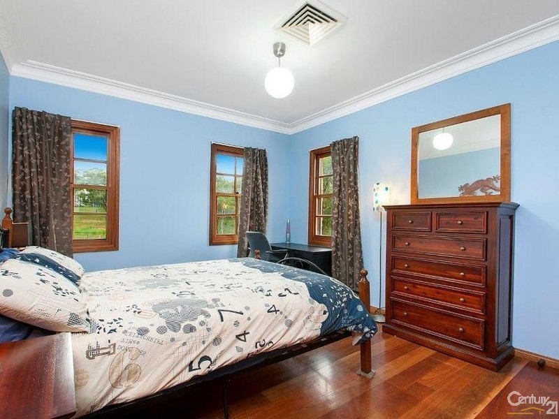 16 River Road, Sackville North NSW 2756