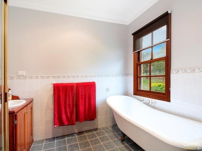 16 River Road, Sackville North NSW 2756