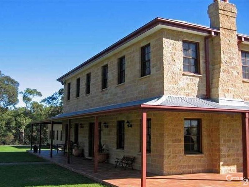 16 River Road, Sackville North NSW 2756