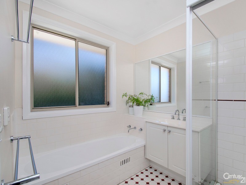 10 Millstream Grove, Dural NSW 2158