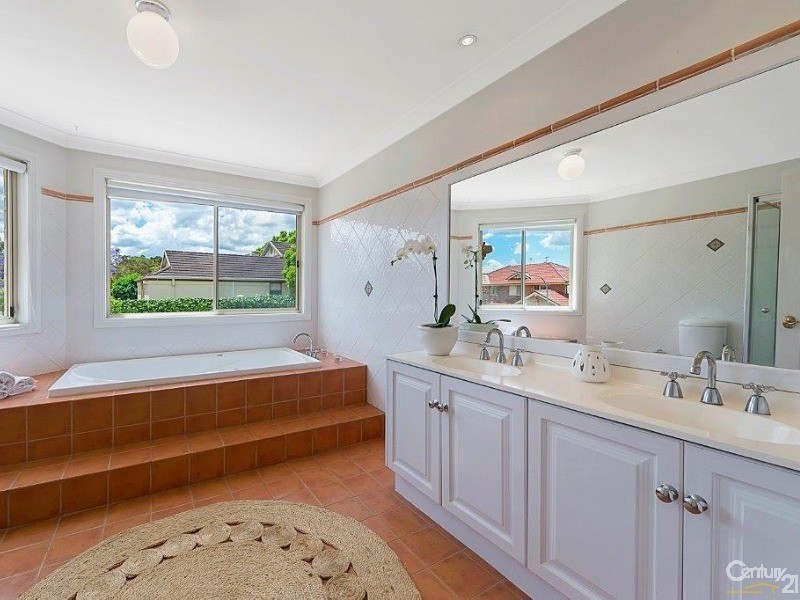 11 Sylvan Grove, Glenhaven NSW 2156