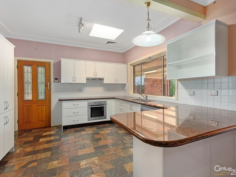 25 Lisa Cres, Castle Hill NSW 2154