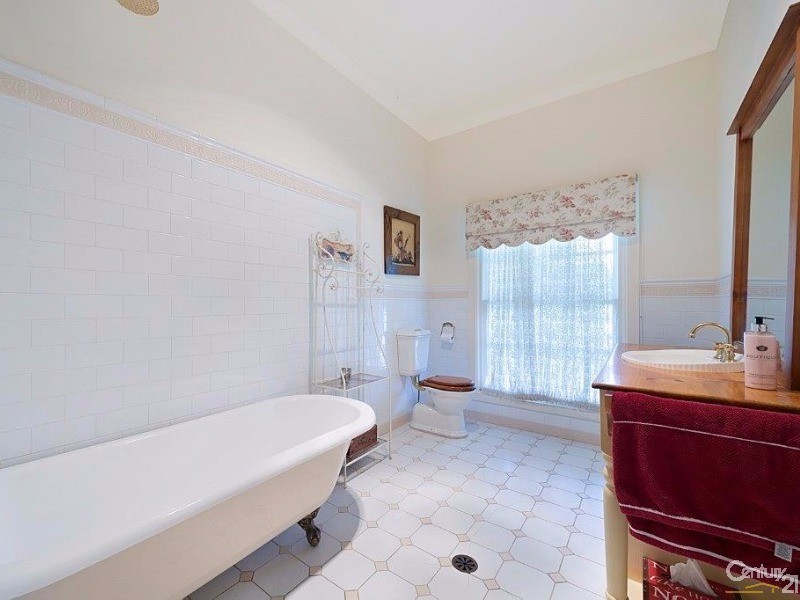 8 Uralla Road, Dural NSW 2158