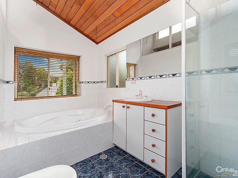 18 Forest Pl, Galston NSW 2159