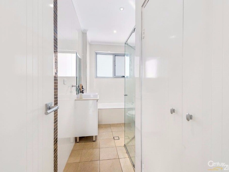 17/7 Harrington Avenue, Castle Hill NSW 2154