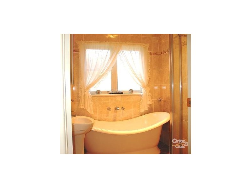 20 Glenell, Blaxland NSW 2774