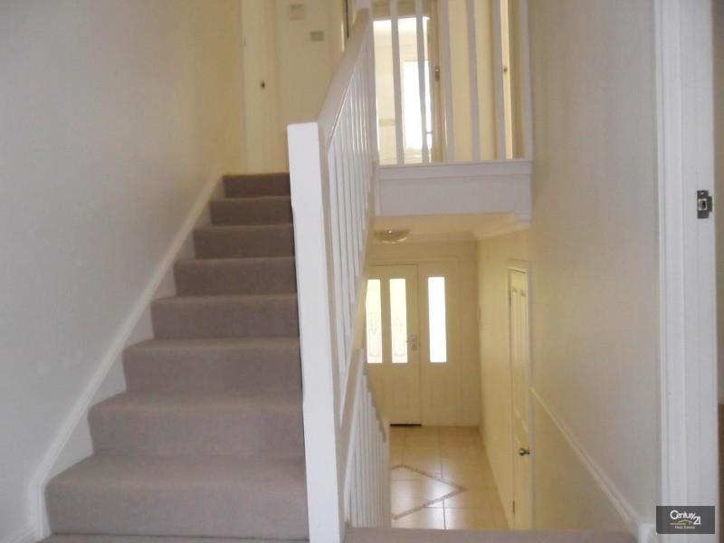 32 Wattlecliffe Drive, Blaxland NSW 2774