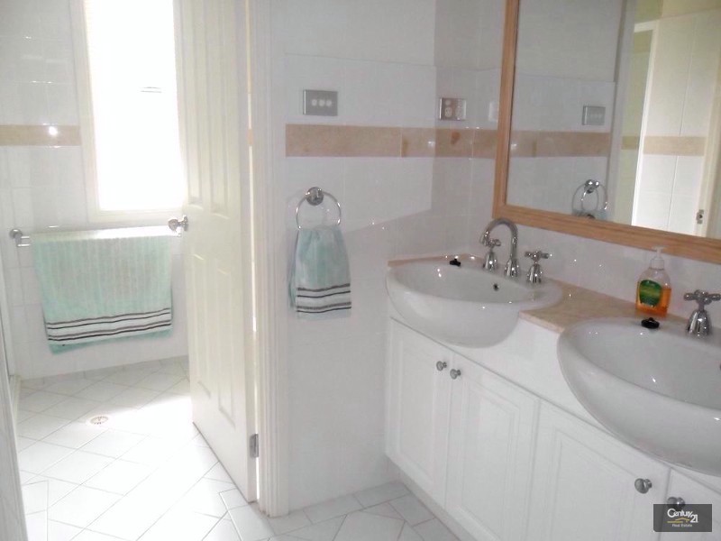 32 Wattlecliffe Drive, Blaxland NSW 2774