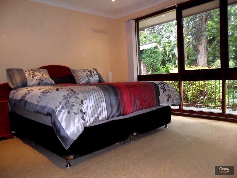 20 Reserve Avenue, Blaxland NSW 2774