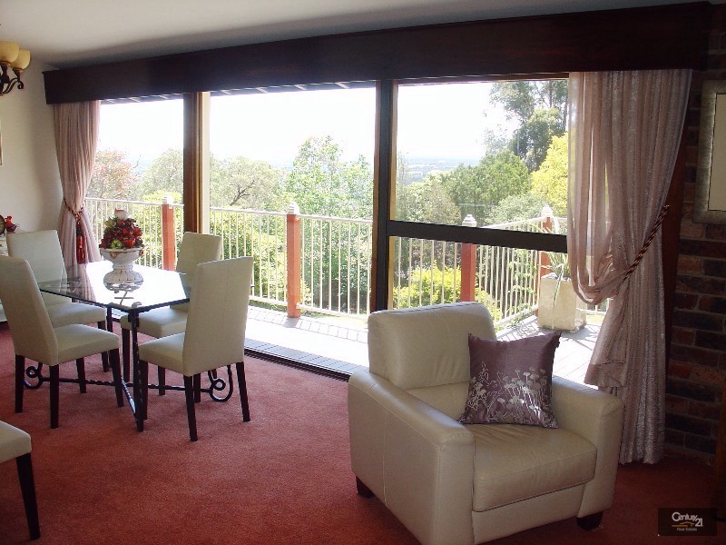 62 Governors Drive, Lapstone NSW 2773