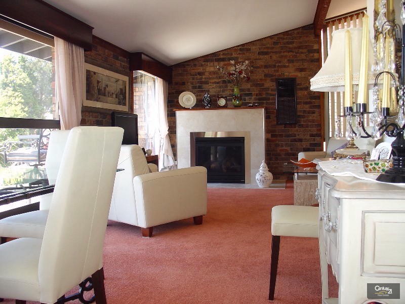 62 Governors Drive, Lapstone NSW 2773