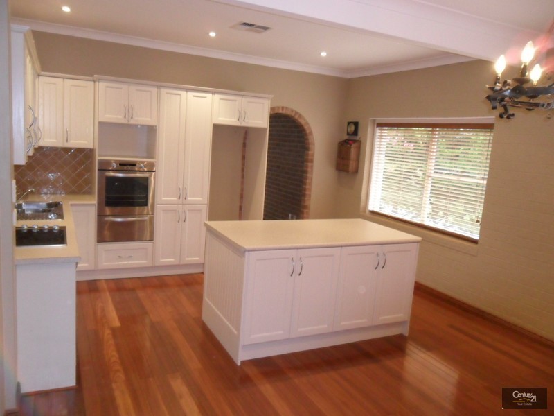 13 Koala Road, Blaxland NSW 2774