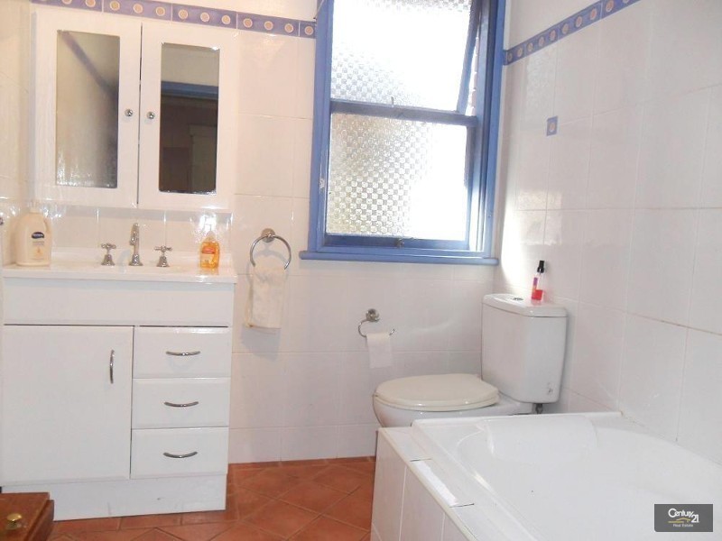 9 Lookout Avenue, Blaxland NSW 2774