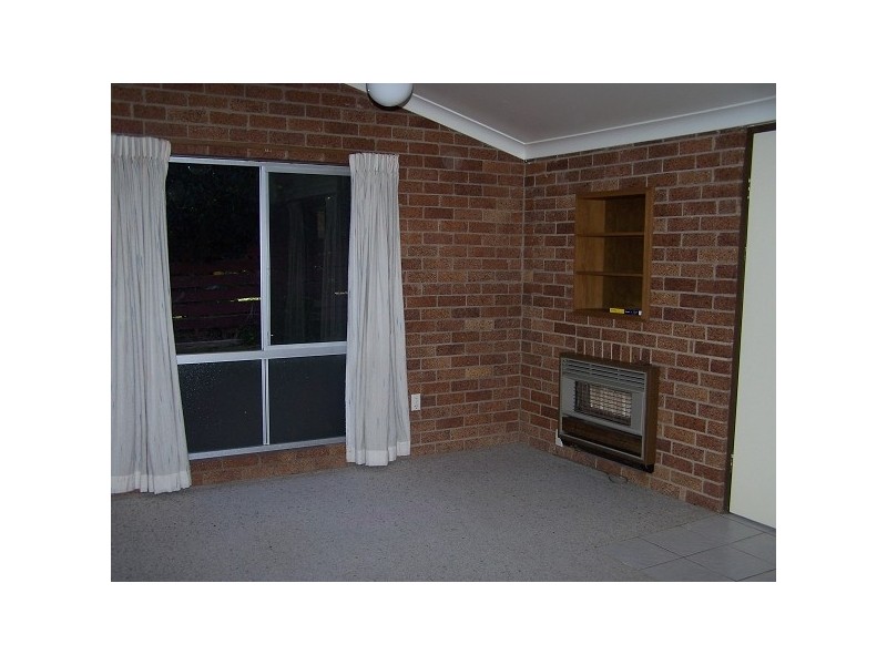 2/6 WENDO STREET, Armidale NSW 2350