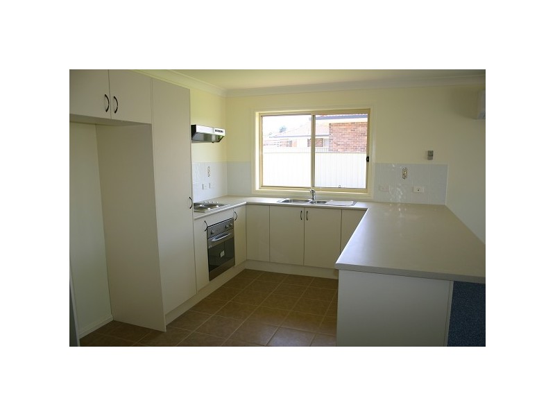 1/2 CONNINGDALE CRESCENT, Armidale NSW 2350