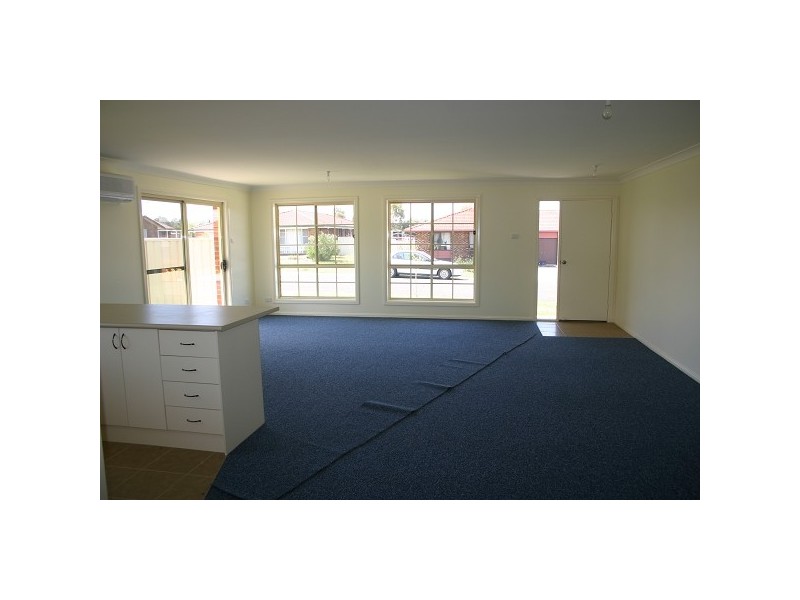 1/2 CONNINGDALE CRESCENT, Armidale NSW 2350