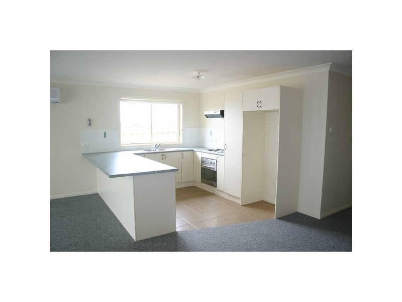 2/14 CONNINGDALE CRESCENT, Armidale NSW 2350