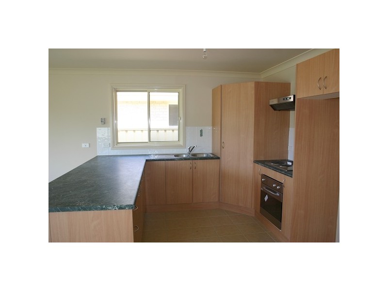 1/15 CONNINGDALE CRESCENT, Armidale NSW 2350