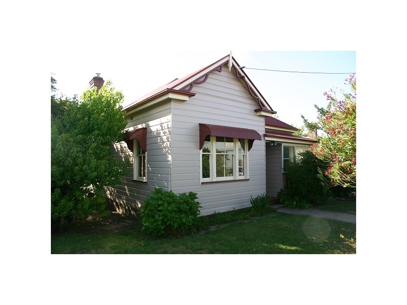 80 Kennedy Street, Armidale NSW 2350