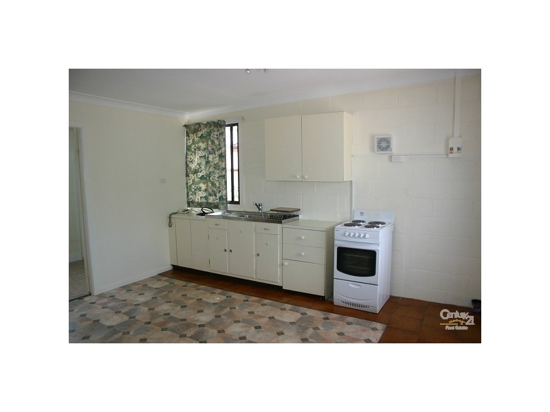 7 HELEN AVENUE, Armidale NSW 2350