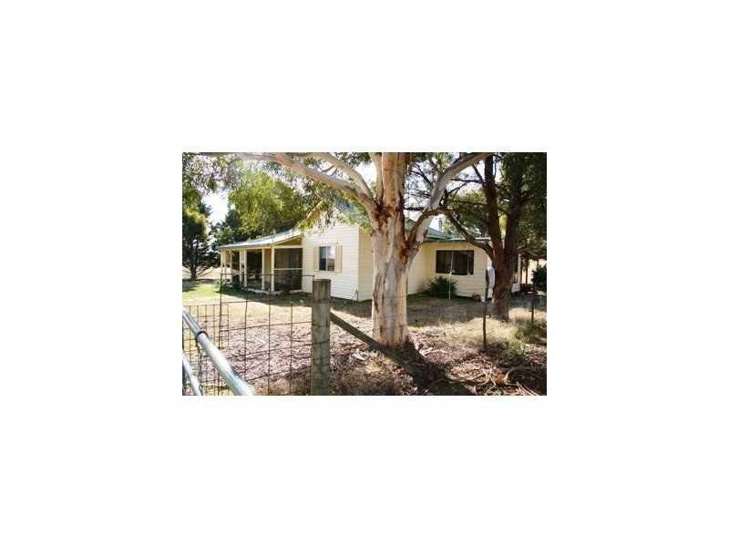 11 Martins Lane, Kentucky NSW 2354