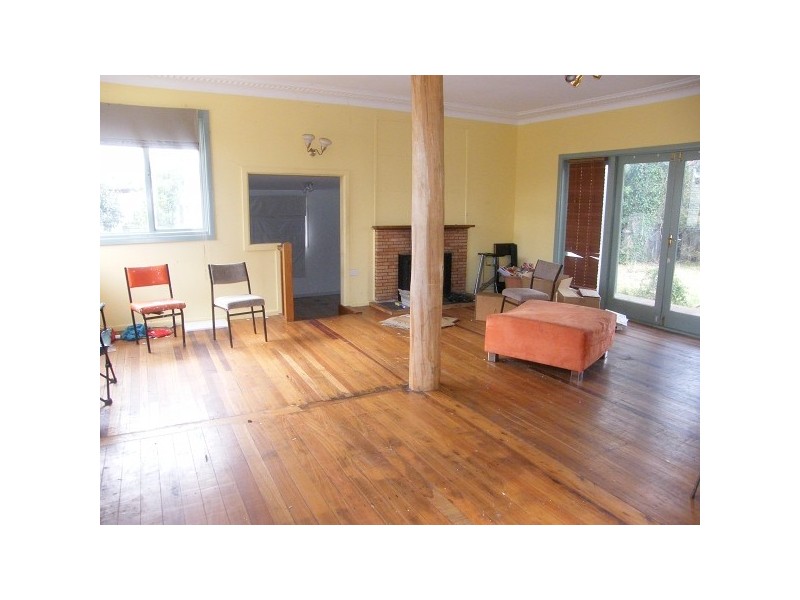 230 CANAMBE STREET, Armidale NSW 2350