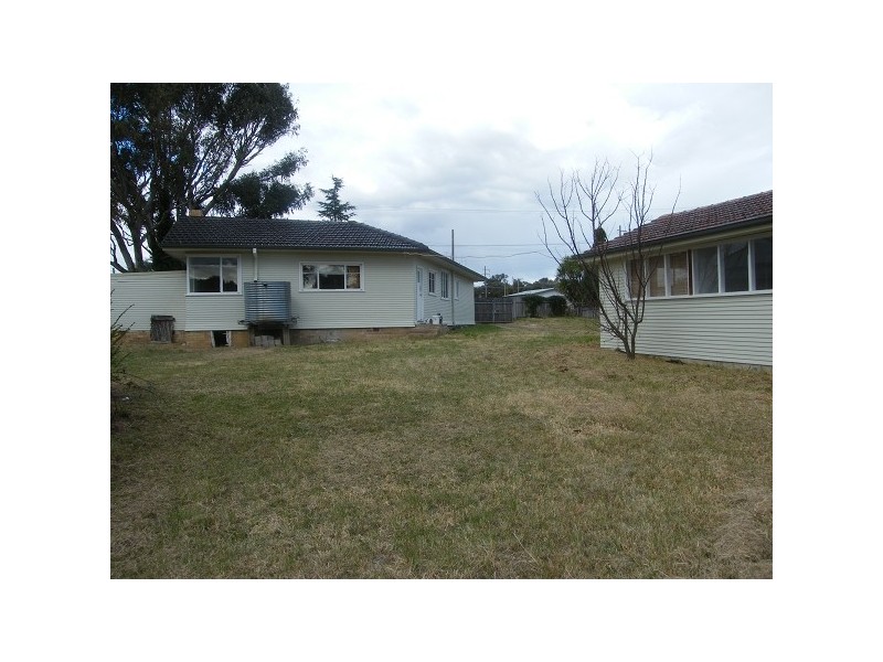 230 CANAMBE STREET, Armidale NSW 2350