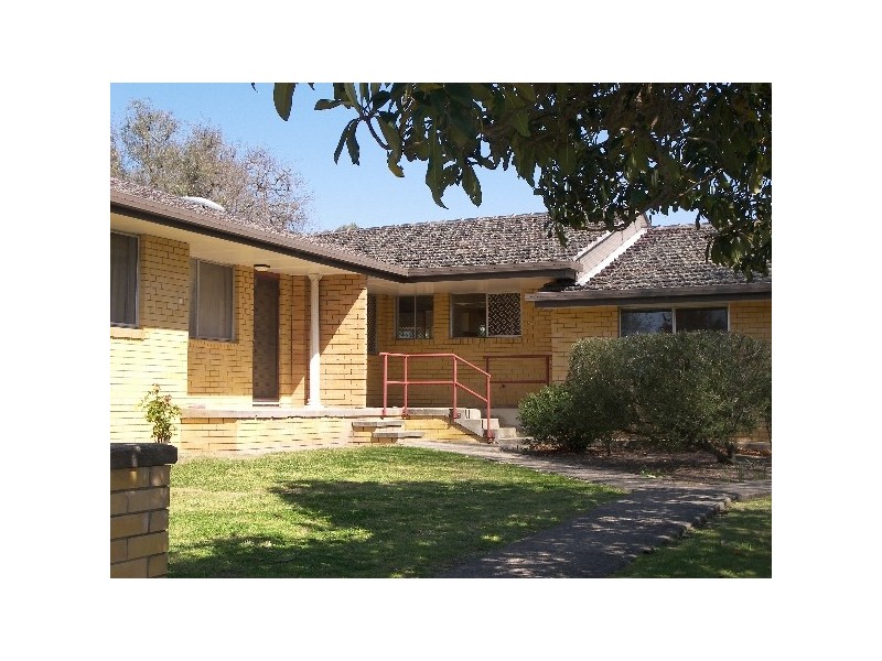 2/188 Marsh Street, Armidale NSW 2350