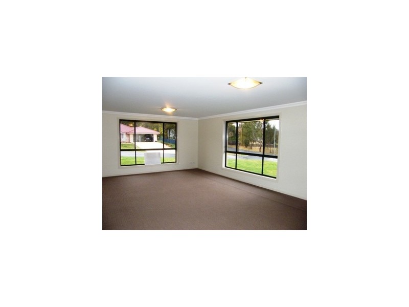 4 McCarthy Crescent, Armidale NSW 2350