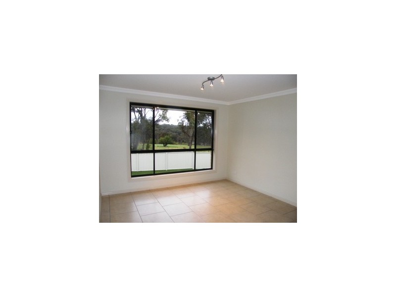 4 McCarthy Crescent, Armidale NSW 2350