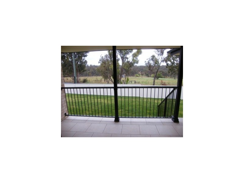 4 McCarthy Crescent, Armidale NSW 2350