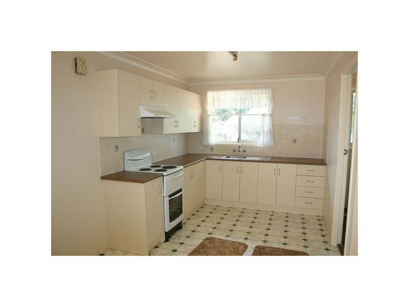 1/17 NAUGHTEN AVENUE, Armidale NSW 2350