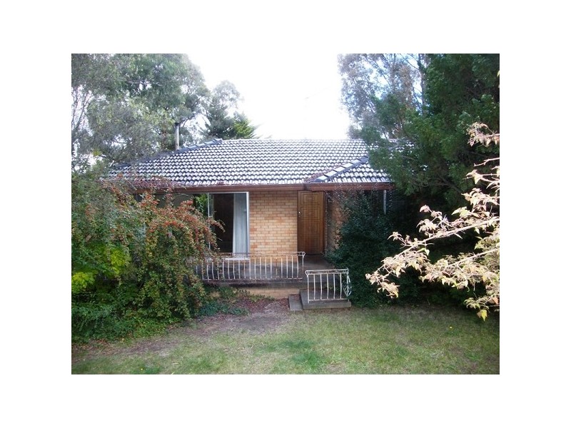 16 Campion Parade, Armidale NSW 2350